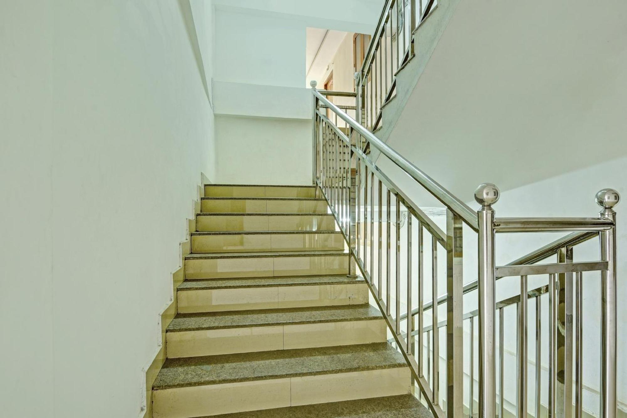 Hotel O Royal Residency Erattupetta Exterior photo